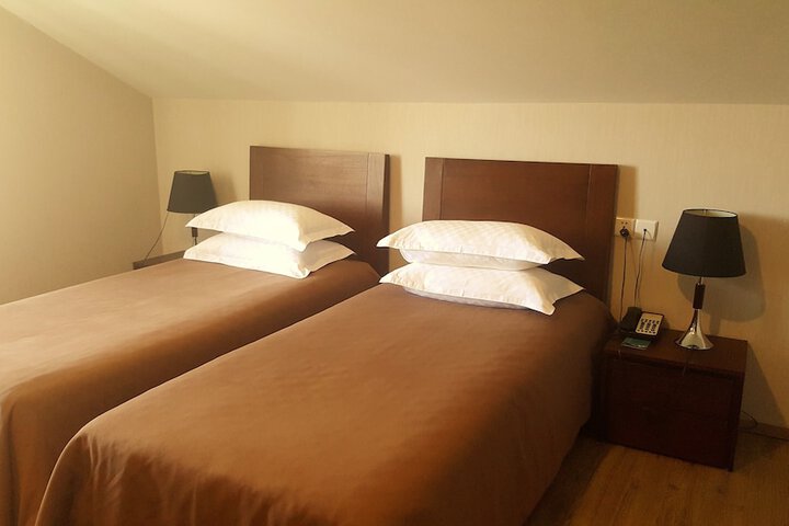 Room 7 of 93