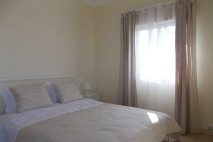 Room 11 of 27