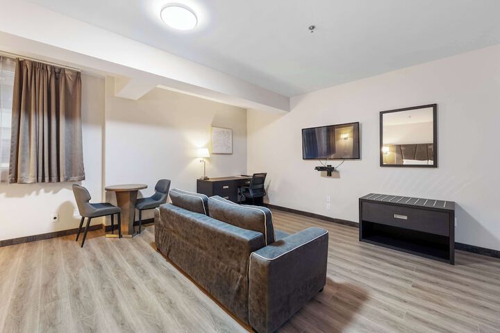 Suite Capacity 2 (10 of 12)