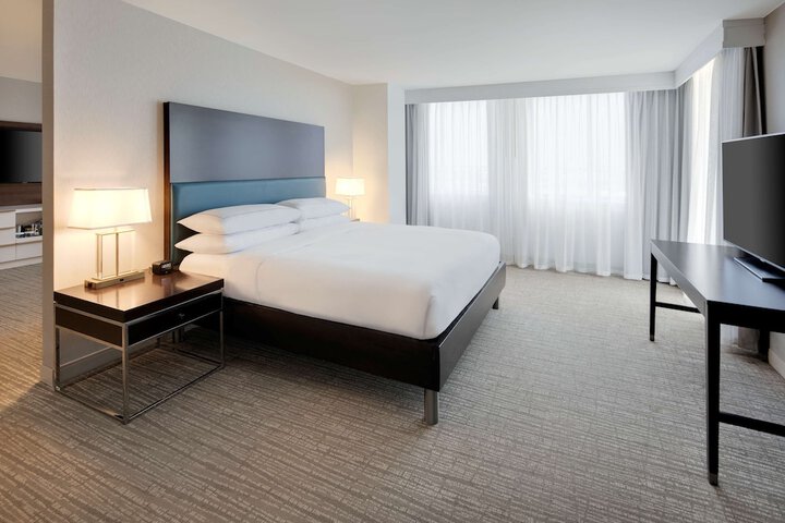 1 King Bed (20 of 41)