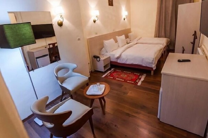 Room 5 of 35
