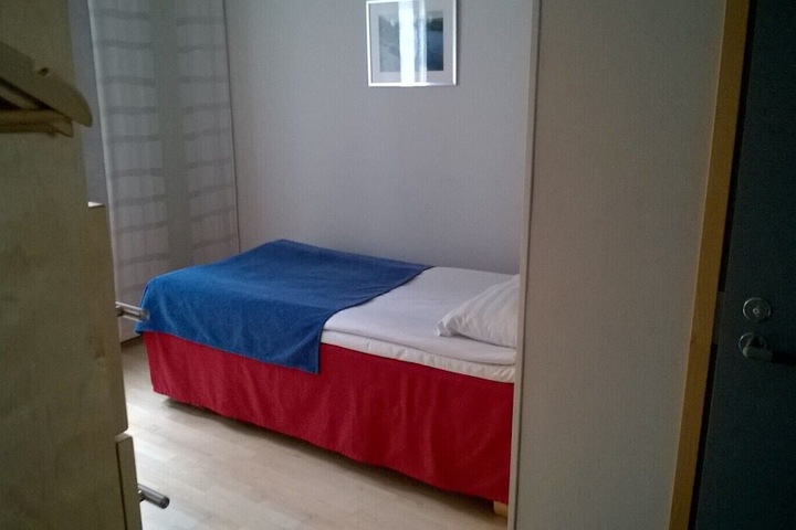 Room 4 of 13