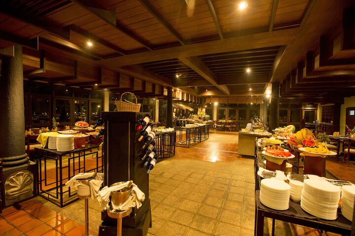 Dining 67 of 111