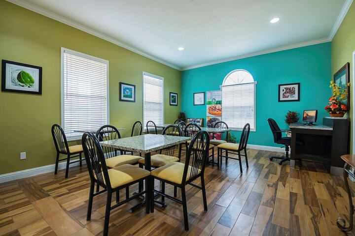 Breakfast area