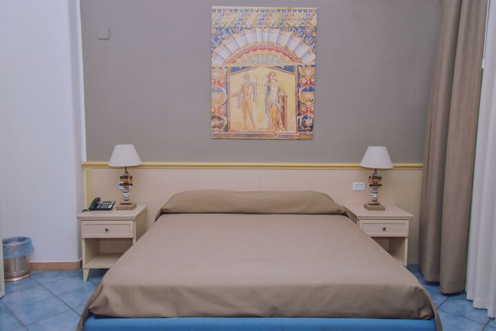 Room 26 of 79