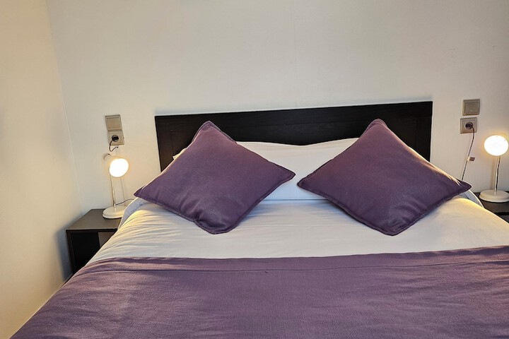 Room 28 of 62