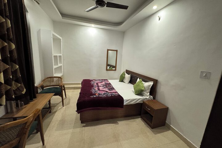 Room 14 of 72