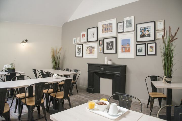 Breakfast area