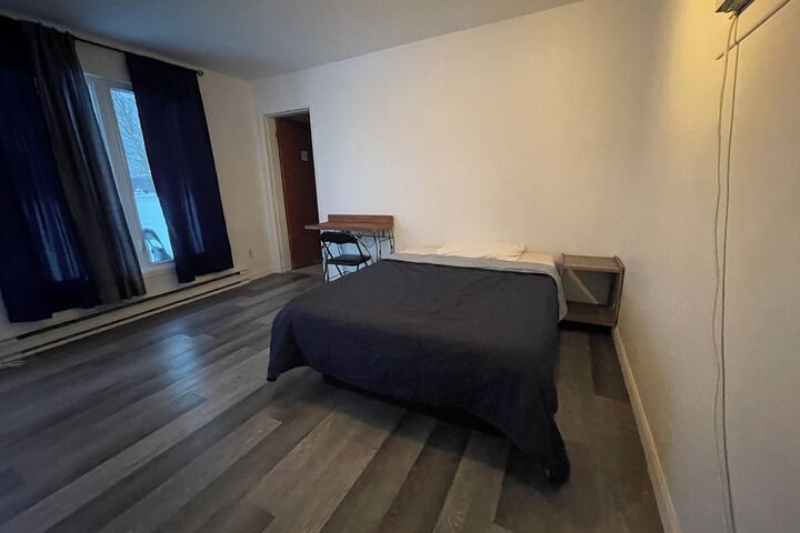 Room 9 of 22