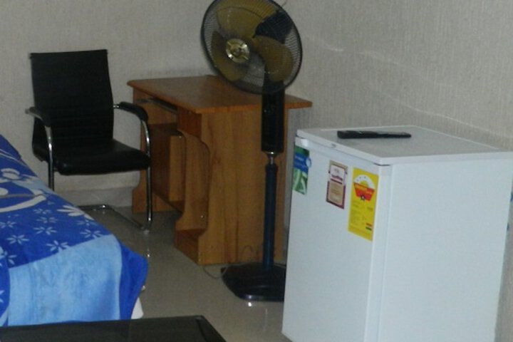 Room 8 of 28