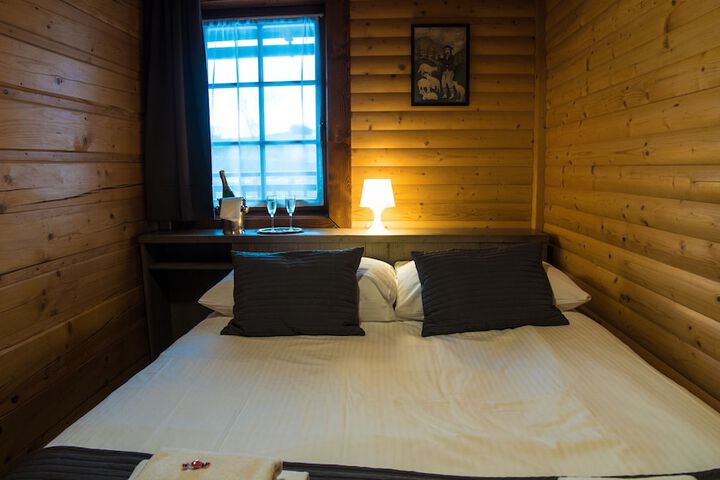 Room 6 of 62