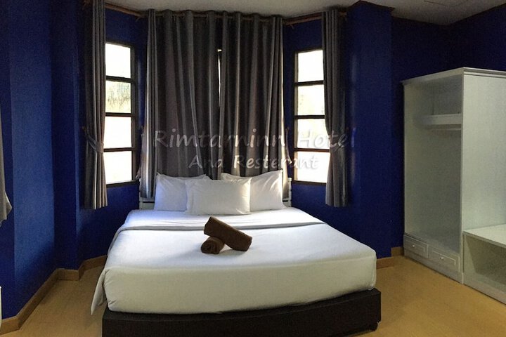 Room 6 of 24