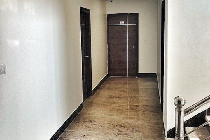 Ballroom/Hall 62 of 74