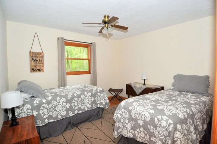 Rosies Creekside Retreat - 3 BR Escape!