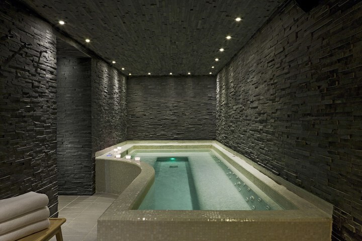 Spa 28 of 39