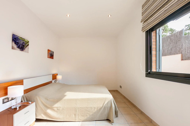 Room 4 of 15