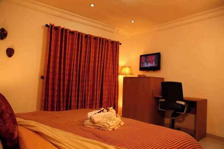 Room 4 of 24