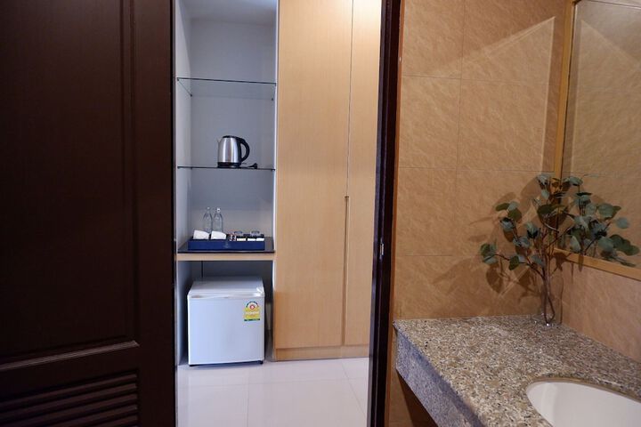 Room 10 of 226