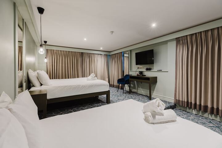 Room 156 of 263