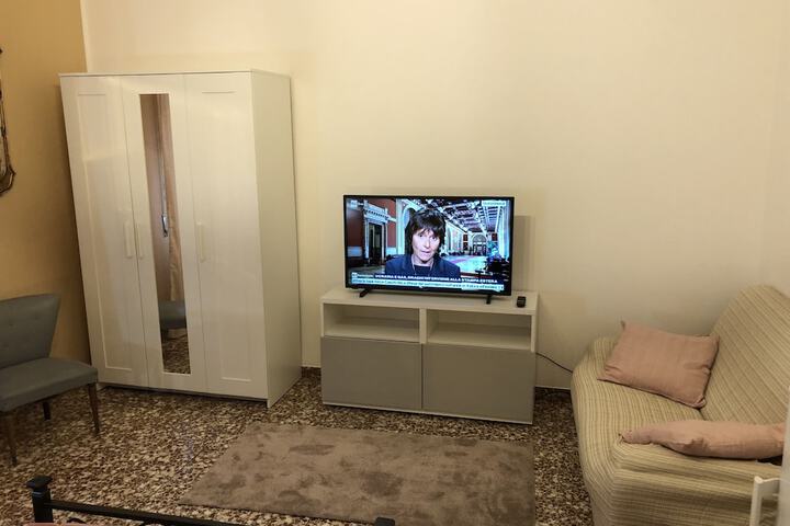 Room 10 of 43