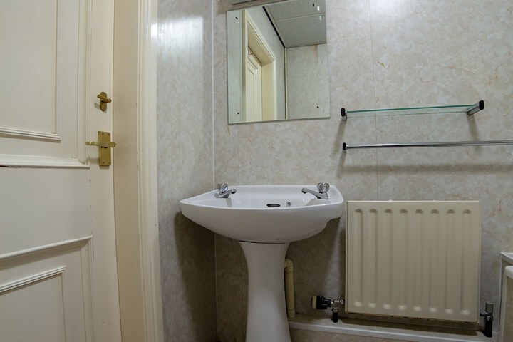 Room 25 of 36