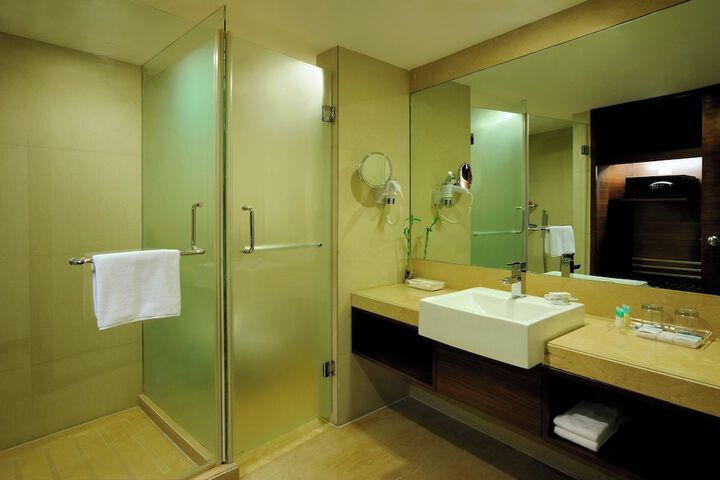 Room 20 of 35