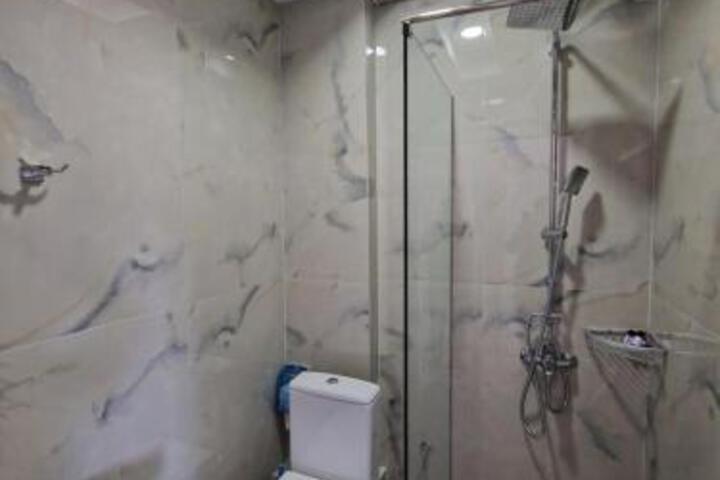 Room 62 of 75