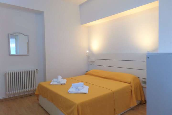 Room 5 of 20