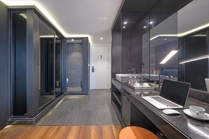 Room 45 of 80