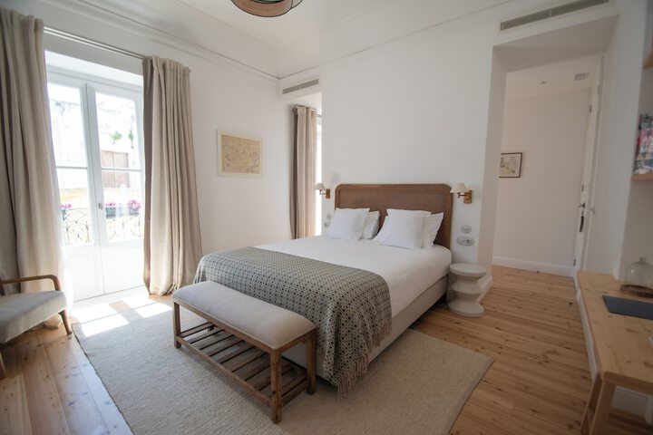 Room 15 of 48