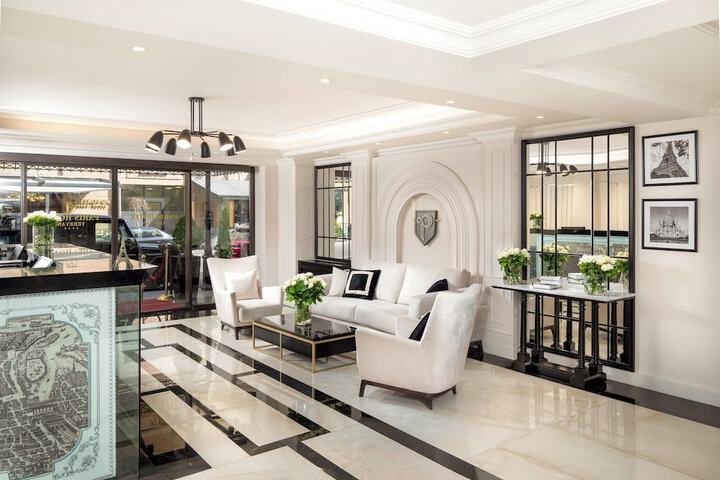Entrance & Lobby