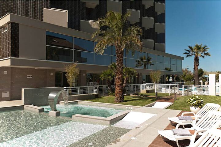 Hotel with Pool