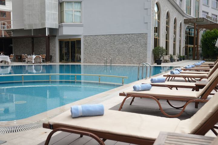Pools & Facilities