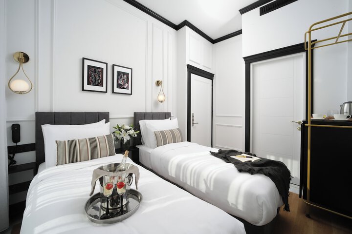 Room 14 of 43