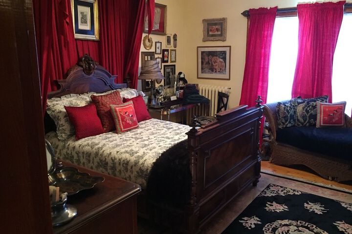 Room 2 of 9