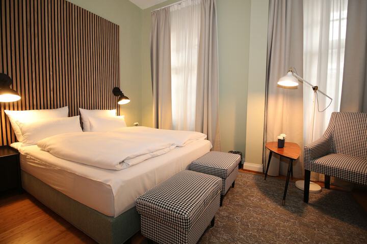 Room 50 of 179