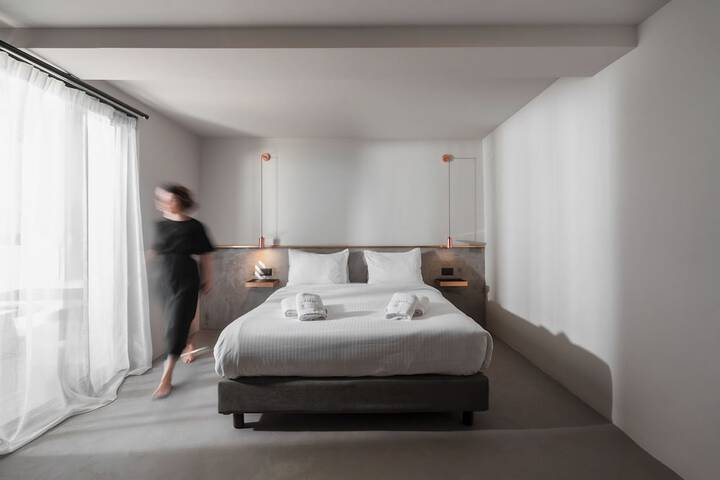 Room 36 of 89
