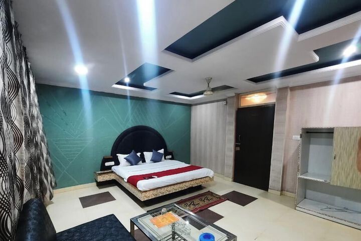 Room 8 of 8