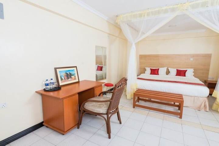 Room 7 of 16