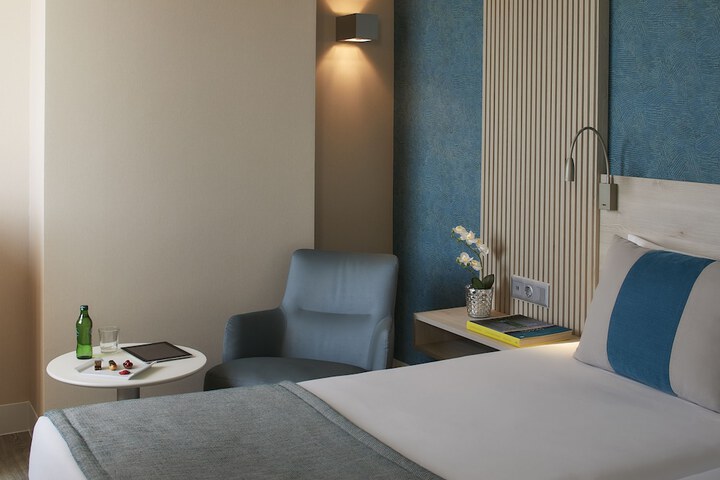 Room 7 of 53