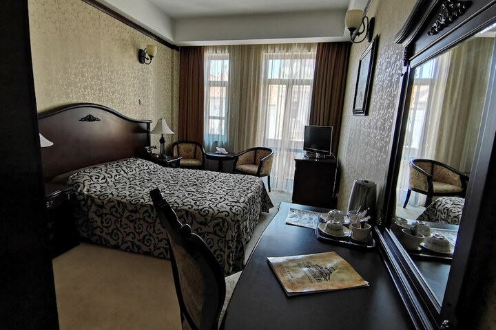 Room 5 of 26