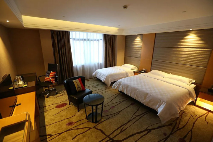 Room 7 of 15