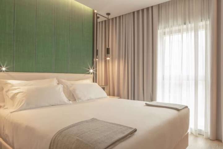 Room 28 of 67