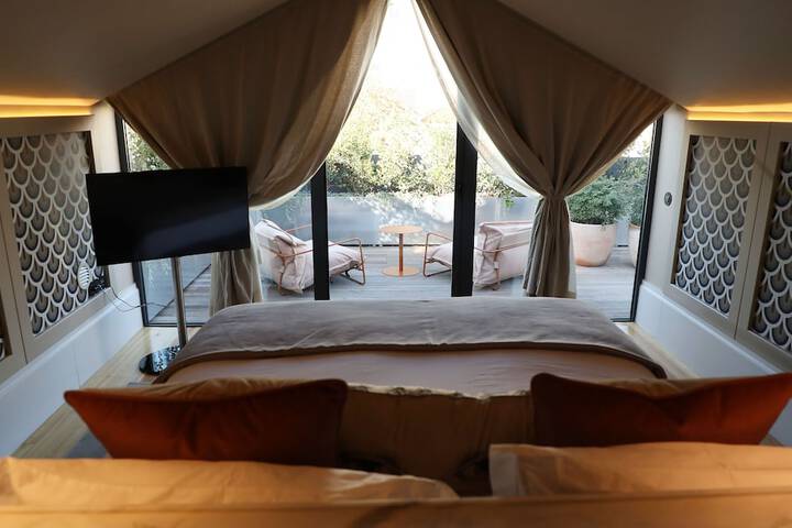 Room 43 of 112