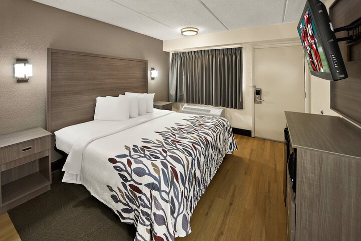 Standard | King Bed (8 of 14)