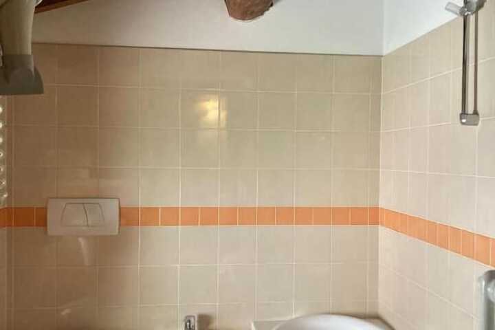 Room 15 of 28