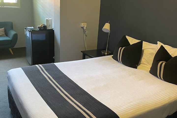 Room 14 of 30