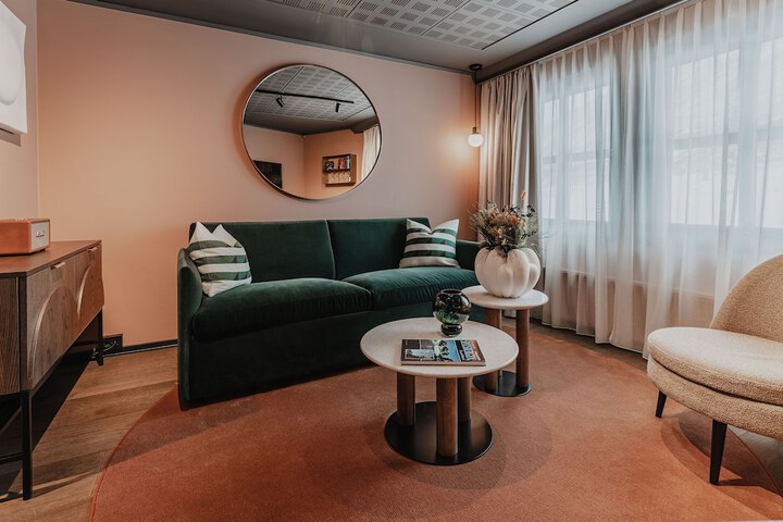 Room 21 of 105