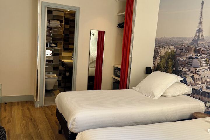 Room 73 of 105