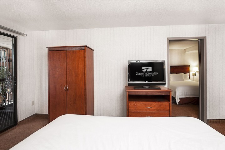 Room 4 of 19